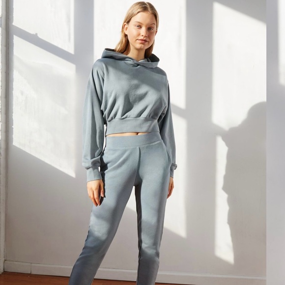 Aritzia TNA Orange Cozy Fleece Perfect Shrunken Hoodie. - Picture 2 of 5